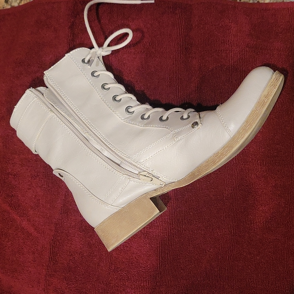 Boots,  leather by GUESS